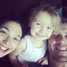 Wonder woman actress gal gadot was pregnant while filming the superhero movie. How Having Babies Made Wonder Woman Star Gal Gadot Feel Like A Real Superhero
