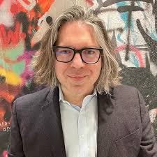 Tightwads and Spendthrifts: Navigating the Money Minefield in Real  Relationships: Rick, Scott: 9781250280077: Amazon.com: Books