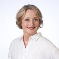 PDF) De-Colonising the Western Gaze: The Portrait as a Multi-Sensory  Cultural Practice