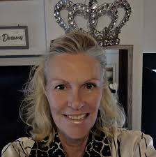 Hello to all in the group. What are the rules regards staying in Italy if  my wife has an EU passport and a UK passport and me a British passport. We  have