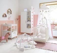 Vous avez une ravissante chambre bébé que vous avez affectueusement décorée ? Tour De Lit Bebe En Coton Rose Et Blanc Bird Song Maisons Du Monde