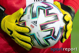 Schauen sie sich den vollständigen spielplan der bundesliga an und buchen sie eine fantastische fußballreise mit flug. Der Spielplan Fur Den Finaldurchgang 2020 21 In Der Tipico Bundesliga