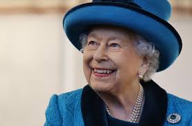 April 1926 als elizabeth alexandra mary in mayfair, london) aus dem haus windsor ist seit 1952 königin des vereinigten königreichs großbritannien und nordirland sowie in personalunion von 15 weiteren. Queen Elizabeth Ii Wird 94 Die Konigin Die Autos Reparieren Kann Panorama Stuttgarter Zeitung
