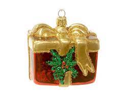 When you want to show someone in your family how much you love them, one way to do it is to put it out there for the world to see. Christmas Glass Ornament Gift Box With Big Bow Renio Clark