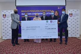 The main headquarters is located at jalan tun razak, kuala lumpur. Mohe Majlis Penganugerahan Biasiswa Endowmen Universiti Teknologi Mara Uitm
