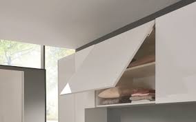 Schlafzimmer mit überbau neu der überbau ist auch in den laminatausführungen erhältlich, die für die geradlinigen elemente vorgesehen werden. Uberbauschlafzimmer 4010 In Lack Bianco Weiss Hochglanz Online Bei Hardeck Kaufen