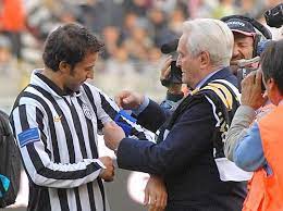 È morto giampiero boniperti, presidente onorario e icona della juve. Boniperti Contento Di Essere Raggiunto Da Del Piero Campione Dentro E Fuori Dal Campo Jmania It