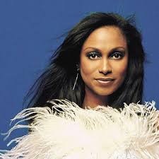 Dans la séquence gold, hommage à Edith Lebel, l'une des plus belles voix du  zouk