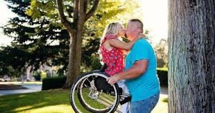 Pin By Berny Solis Perez On Fini Les Tabous Family Photoshoot Spinal Cord Injury Wheelchair