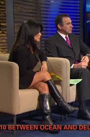 Robin meade female news anchors high leather boots high boots killer legs body picture lovely legs tv presenters famous girls. The Appreciation Of Booted News Women Blog Women Cool Boots Hot Boots