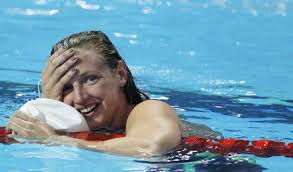 Hosszú katinka alig tudott átvergődni az autogramkérő kisgyerekek hadseregén a club natació sant andreu uszodájában, amely a katalán főváros. Szilagyi Liliana Fenekestul Forgatja Fel Az Instagramot Sportfogadas