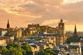 Gruppresan fortsätter i skottland till loch lomond och har vi tur kanske vi får se de traditionella höglandsspelen när vi är i området. Historiska Resmal Edinburgh Popularhistoria Se