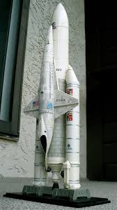 Here Are Some Images Of Moebius Model S Orion Iii Space Clipper Attached To Dragon Models Ariane 5 Booster I K Space Crafts Spaceship Concept Model Rocketry