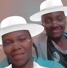 With Aunt Sarah 🥰