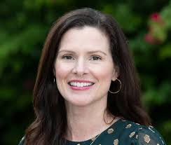 Julie Macrae's Instagram, Twitter & Facebook