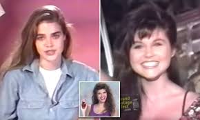 Who is jenny's best friend in a killer among friends? Denise Richards And Tiffani Amber Thiessen Teach Girls How To Model Pose In 80s Video Daily Mail Online