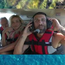 Una piccola torta , un regalo e soprattutto le ha fatto recapitare un. The Island Of The Famous Drusilla Gucci And Ferdinando Guglielmotti On Televote Aroged Aroged