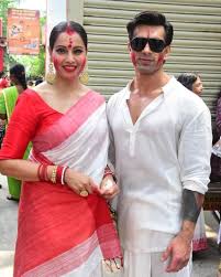 Bipasha Basu And Karan Singh Grover Takes Part In Family Durga Puja And Sindoor Khela Hungryboo Bipasha Basu Bollywood Actress Hot Bollywood Celebrities His birthday, what he did before fame, his family life, fun trivia facts, popularity rankings, and more.