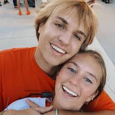 Elizabeth Labbe (@e.labbe) • Instagram photos and videos