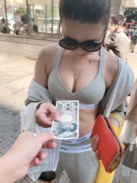 画像】フェチ界でも大人気、シミが目立つグレー下着がエロいｗｗｗ – オカズランド