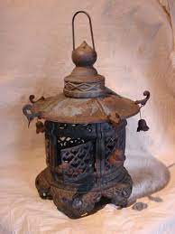 Vintage Cast Iron Japanese Hanging Lantern Scary To Think I Bought This Very Lantern In The 70 S And It Is Considered Vinta Sadovye Fonari Fonar Svetilniki