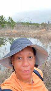 What are beautiful trails near Estes Park that are not beginner-friendly  and free?