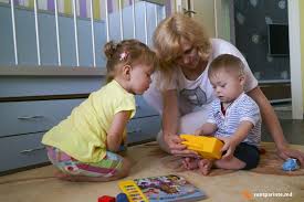 Pentru că, în spatele a ceea ce vedem noi ca fiind un om diferit de noi, se află de fapt un suflet la fel. Din ViaÈ›a Unei Familii Cu Un Copil Cu Sindrom Down