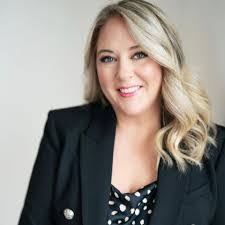 Mary Lengle's Instagram, Twitter & Facebook