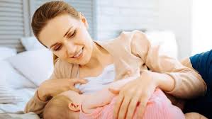 Aerophagia, yang mengacu pada menelan udara. Mengatasi Bayi Yang Hanya Mau Menyusu Pada Satu Payudara