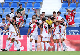 Rayo Vallecano remonta y vence 3-2 al Racing