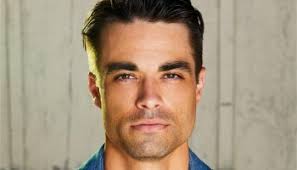 Artist's Spotlight: Travis Shelton < Sidewalks Entertainment