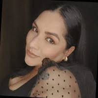 Mayra Pinedo's Instagram, Twitter & Facebook