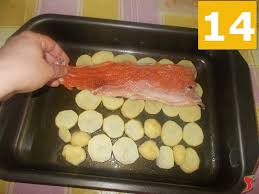 Quando si cucina il pesce è importante accertarsi per accompagnare questo piatto potete, infine, fare cuocere del riso profumato tipo basmati oppure preparare un contorno di patate e o verdure. Filetti Di Trota Al Forno Pesci Di Fiume Ricette Filetti Di Trota Al Forno