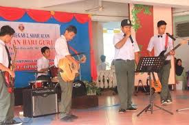 Di beberapa negara, hari guru merupakan hari libur sekolah. Sekolah Menengah Kebangsaan Alam Megah 2 Hari Guru