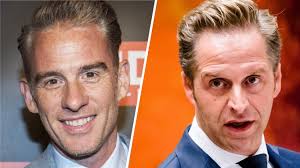 Maybe you would like to learn more about one of these? Hugo De Jonge Ontvangt Art Rooijakkers Thuis Voor Tv Programma Tv Telegraaf Nl