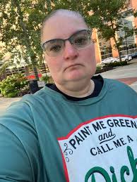 We wear green green 💚 💚 bikini today 😭😭 We are ready but push purnish  her with your votes