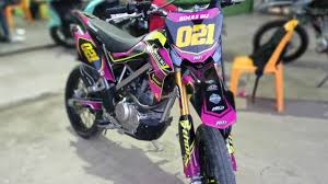 Kawasaki klx 150 merupakan salah satu motor yang di rancang untuk jalan yang terjal dengan desain body trail yang. Decal Klx Modifikasi Klx Bf Youtube