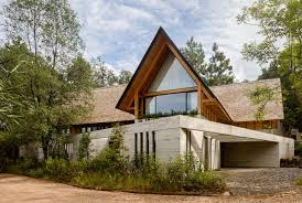 The colors always seem to perfectly compliment the furniture and accessories and the rooms effortlessly flow together. Cra House By Estudio Mmx Interiorzine