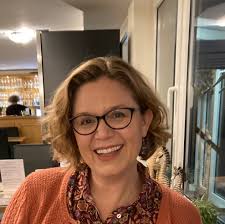 MEET YOUR CONSULTANT As we get prepared for Carrie's gathering, I wanted to  share a quick introduction about me! 1 I have a Bachelors Degree from UMass  Dartmouth that I actually had