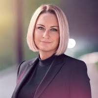 Lauren Samples's Instagram, Twitter & Facebook