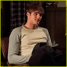 'the kissing booth 2' star jacob elordi talks about fitness and how he really doesn't like people thirsting over his body. Jacob Elordi Admits He Hasn T Watched The Kissing Booth 2 Jacob Elordi The Kissing Booth Just Jared