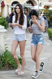 Kylie jenner makeup look makeup kylie jenner style kylie jenner kylie cosmetics flawless makeup makeup looks beauty hair makeup. Kendall Has 80 Shorts And This Is How Kendall Wears These Shorts
