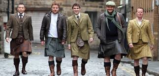 Tras el descanso, escocia había salido con una marcha más e incluso dispuso de un remate de hendry que se topó con el larguero y con un mal despeje de kalas que vaclik tuvo que sacar de. Na Escocia E Comum O Uso De Saias Por Homens Diferenca Cultural Que Download Scientific Diagram