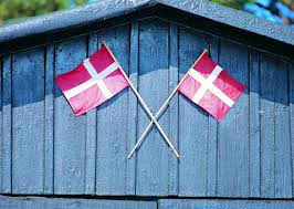 The vertical part of the cross is shifted to the hoist side. Pochemu V Danii Flag Ispolzuyut Kak Ukrashenie Musaget Yandeks Dzen