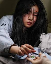 dramastream — Kim Shi Ah as Luna The Silent Sea 고요의 바다 (2021)...