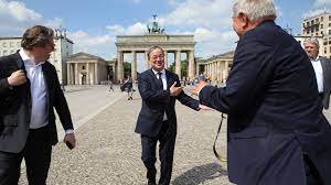 Laschet macht ernst mit bürokratieabbau und entfesselung. Bundestagswahl 2021 Cdu Will Betriebe Steuerlich Schonen