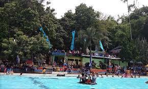 Harga tiket masuk paraland majalengka. Pemandian Kendedes Singosari Tiket Masuk Wahana Review Fasilitas