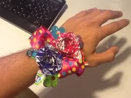 How To Make A Quick Candy Wrapper Corsage 5 Steps Instructables