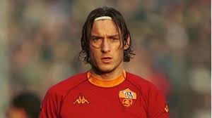 Di poco elegante francesco aveva solo i capelli, uno tra i … Madrid Xtra Auf Twitter Totti Real Madrid 2006 Of Course I Thought About It Let S Say That There Were A Few Days When We Had One Foot Inside And One Outside