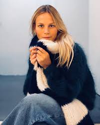 Van 1 tot 21 maart 2021, dagelijkse meditaties ingesproken door evi hanssen, jutta borms en hilde de baerdemaeker met muziek door patrick hamilton 423 Mentions J Aime 8 Commentaires Knits By Dellie Knitsbydellie Sur Instagram Lazy Rainy Sunday Breien Kleren Kleding